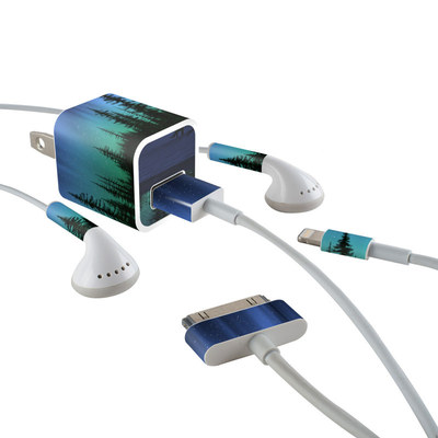 Apple iPhone Charge Kit Skin - Aurora