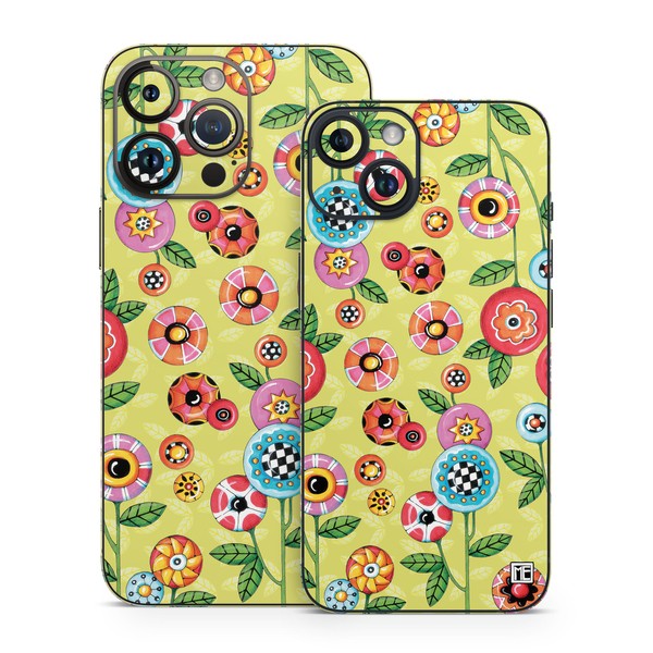 Apple iPhone 14 Skin - Button Flowers