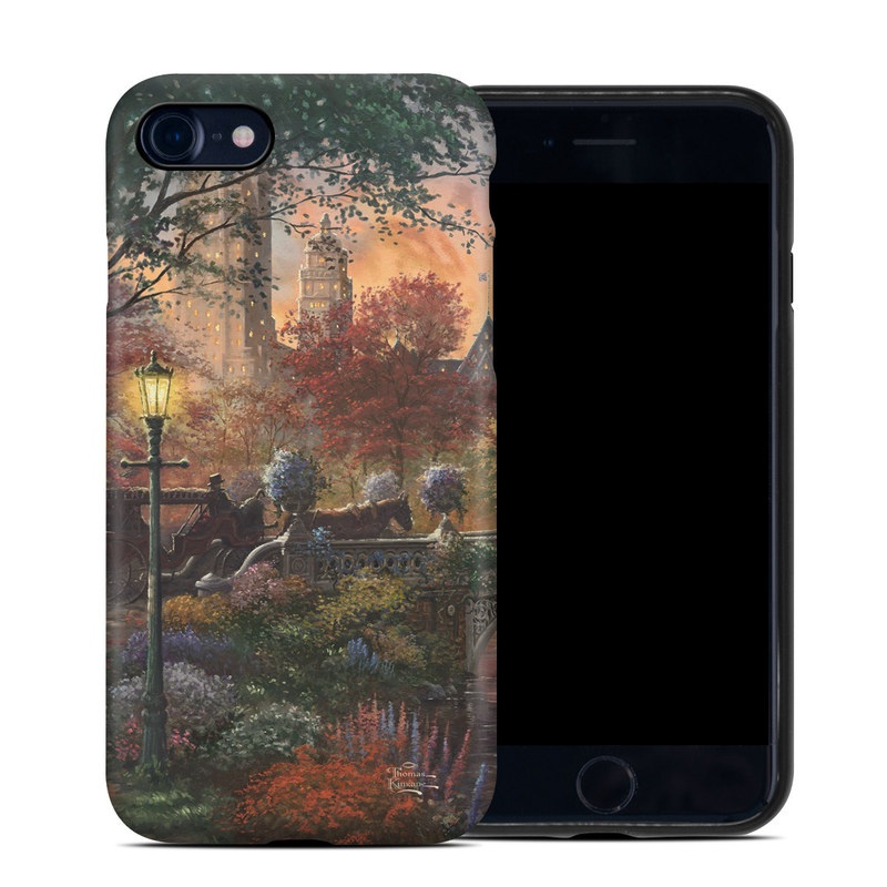 Apple iPhone 7 Hybrid Case - Autumn in New York (Image 1)