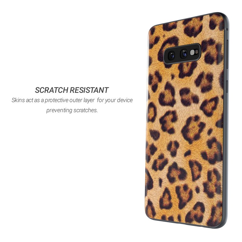 Samsung Galaxy S10e Skin - Leopard Spots (Image 3)